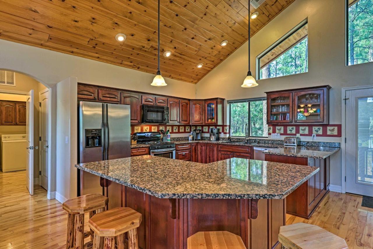 Serene Lakeside Cabin With Decks And Edler Lake Views! Pinetop-Lakeside Ngoại thất bức ảnh