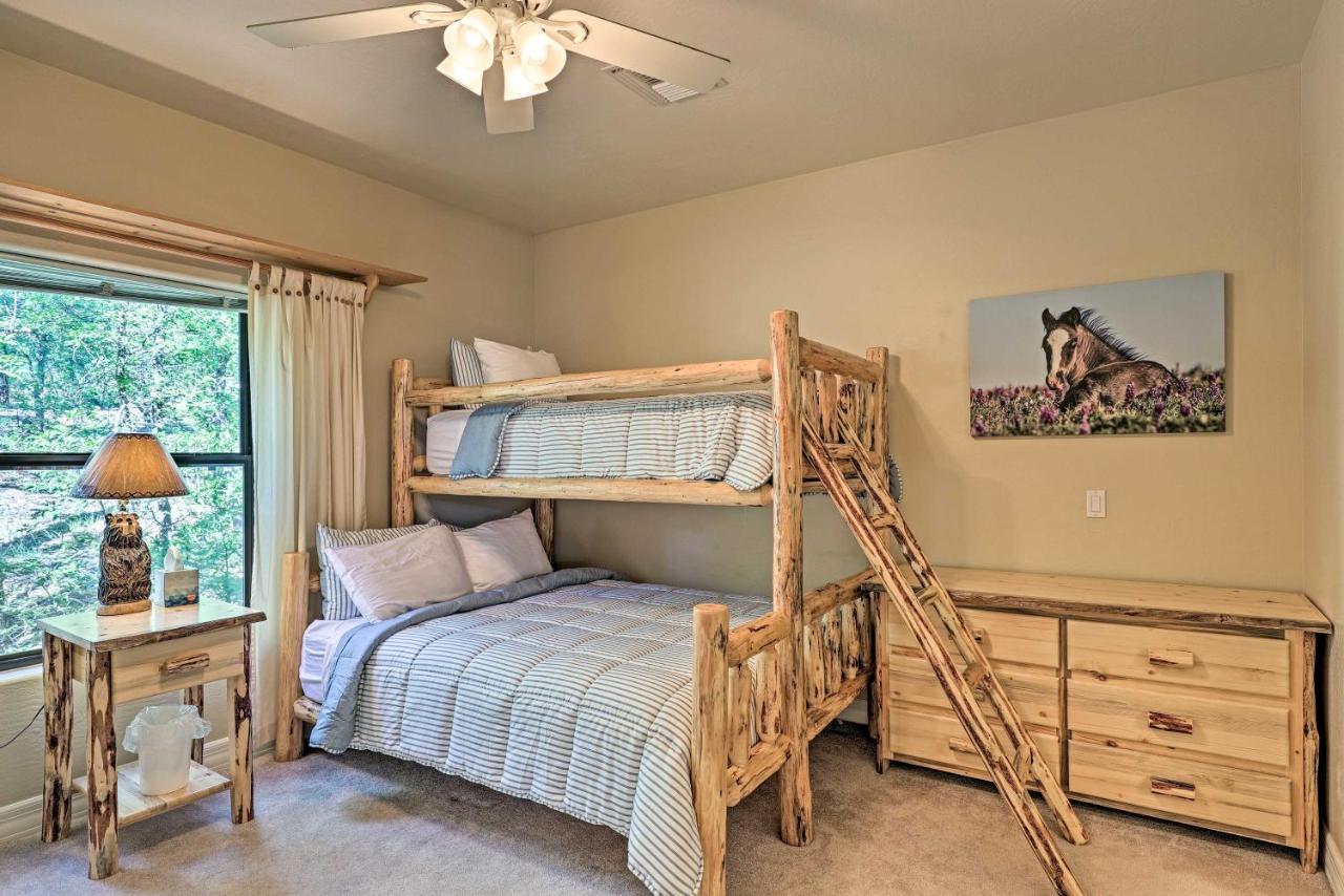 Serene Lakeside Cabin With Decks And Edler Lake Views! Pinetop-Lakeside Ngoại thất bức ảnh